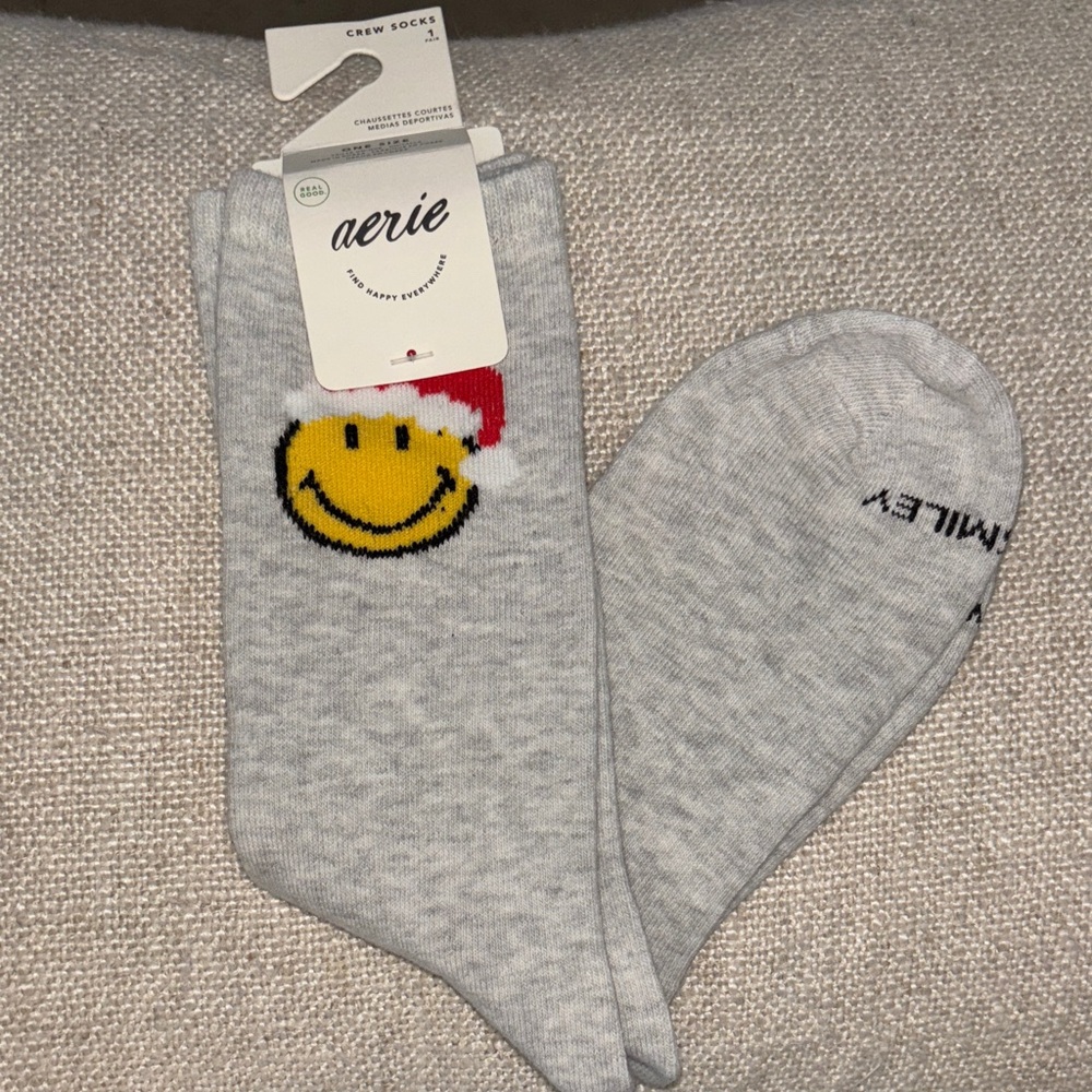 Aerie Smiley Face Santa Crew Socks